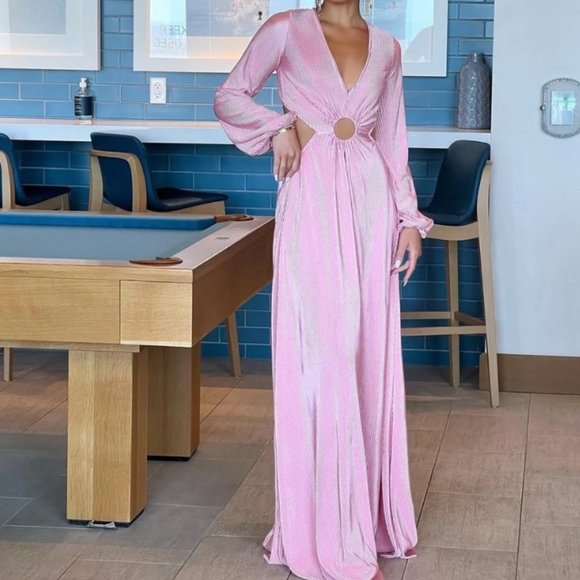 Dresses & Skirts - Light pink cut-out maxi dress